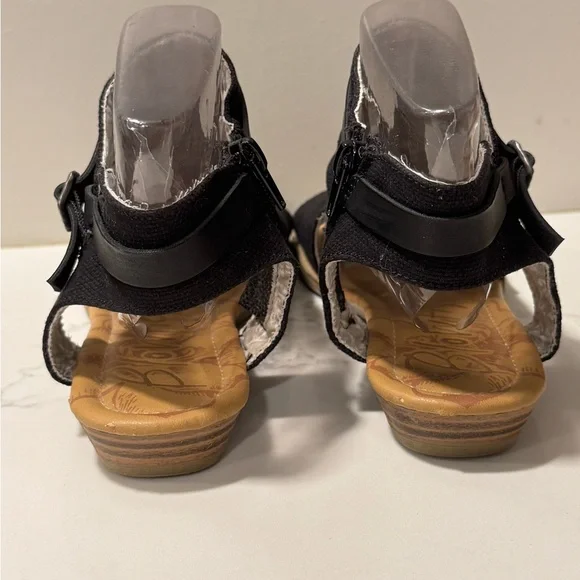 Black Blowfish Women's Sandals - Picture 6 of 11